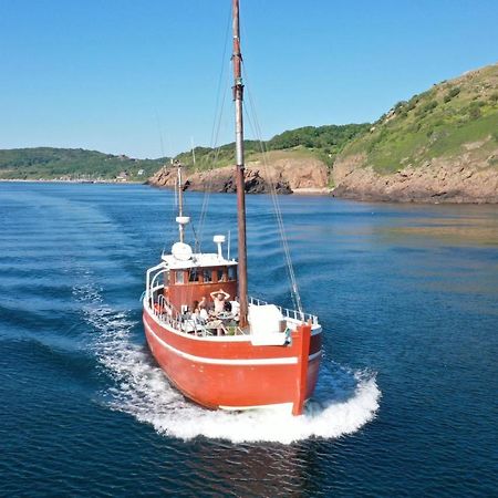Varra Water - Unique Boat Accomodation - Bornholm Nexo Exterior photo